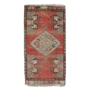 4247 Handwoven Vintage Rug 1'’7x2'11