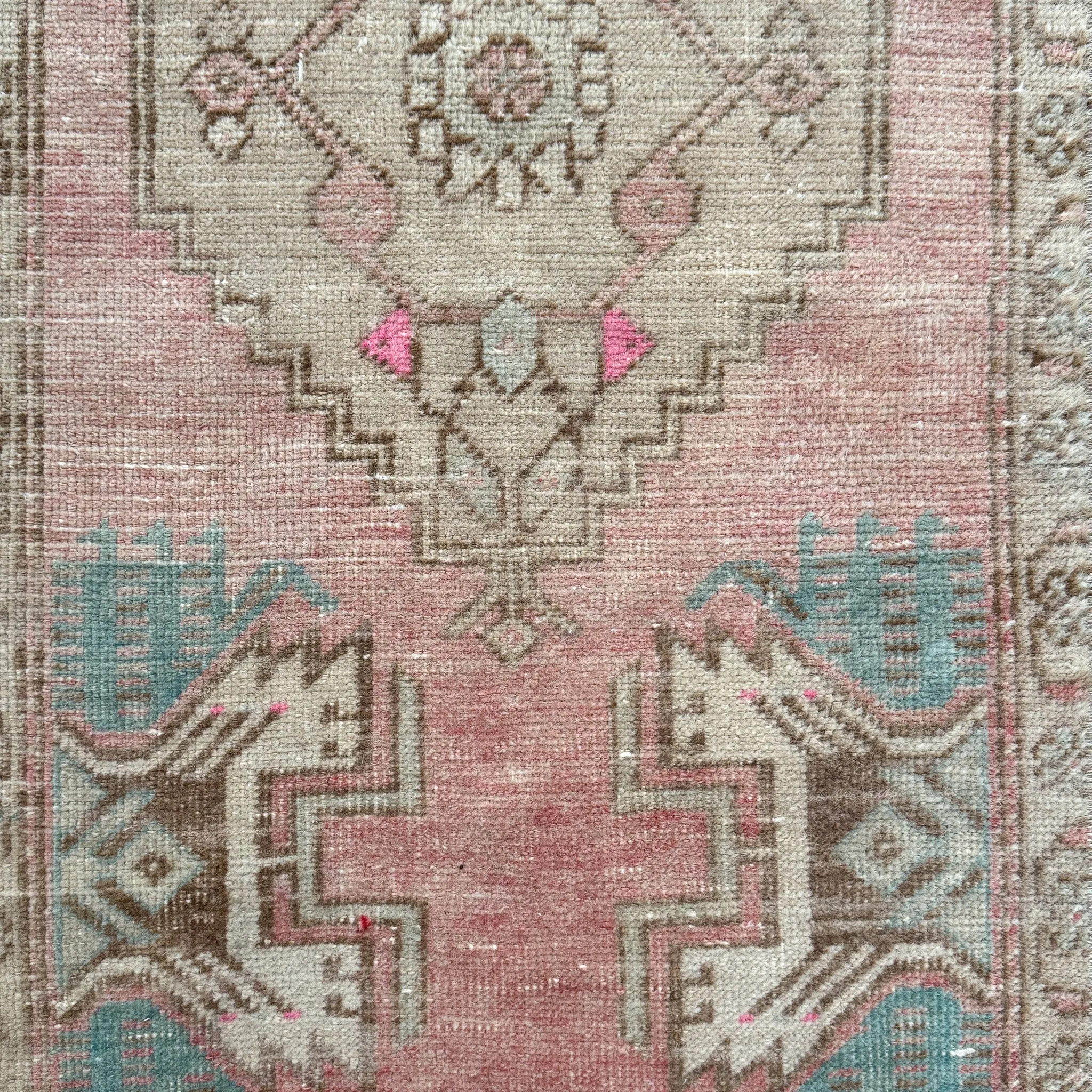 6432 Handwoven Vintage Rug 1'6x3'4