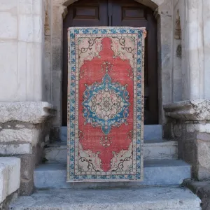 7204 Handwoven Vintage Rug 3’2x6’4