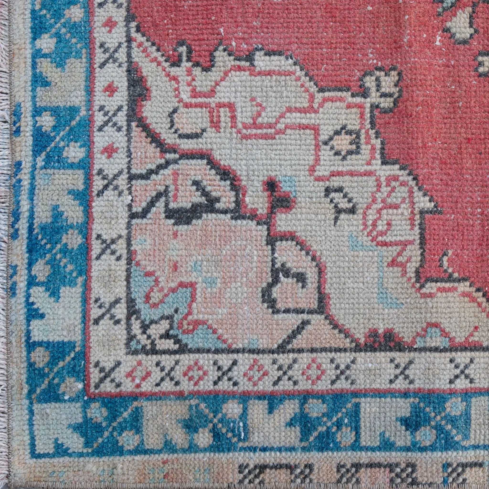 7204 Handwoven Vintage Rug 3’2x6’4