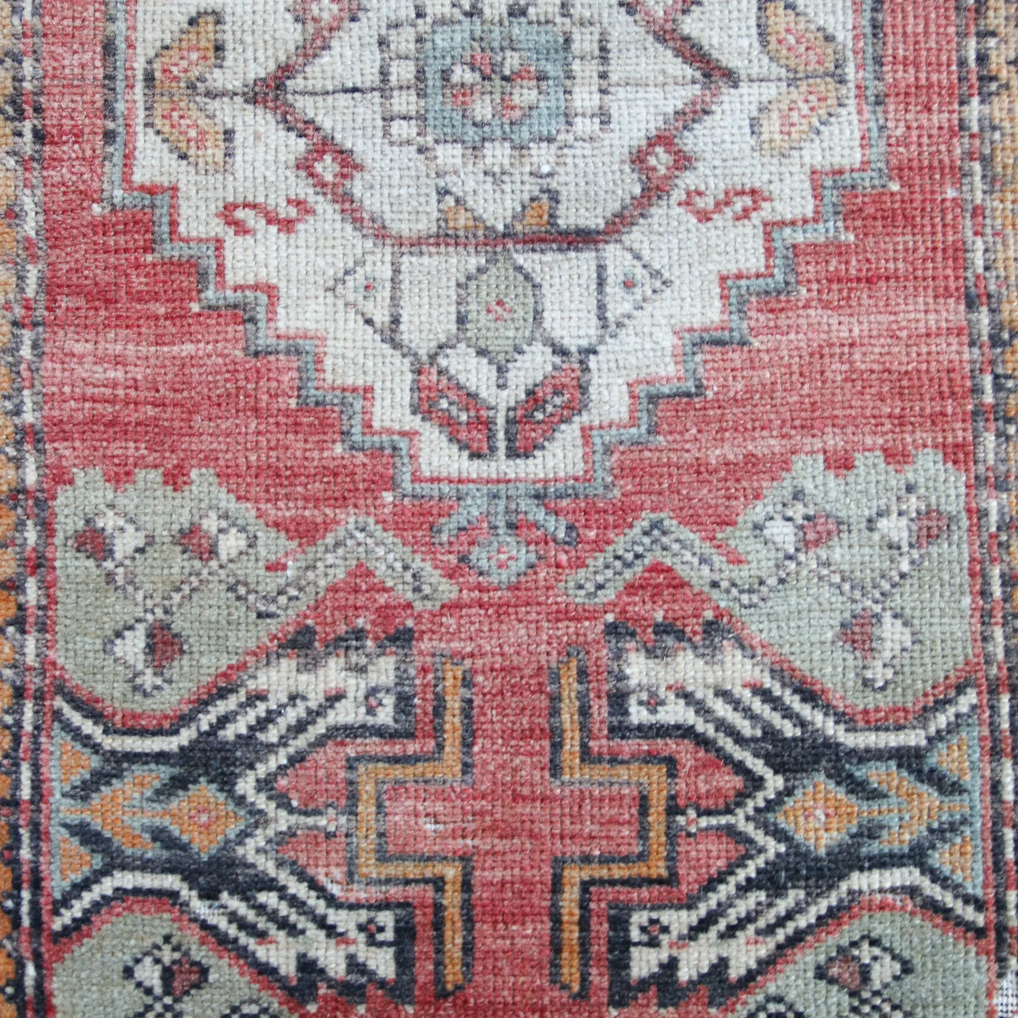 7230 Handwoven Vintage Rug 1'5x2'1
