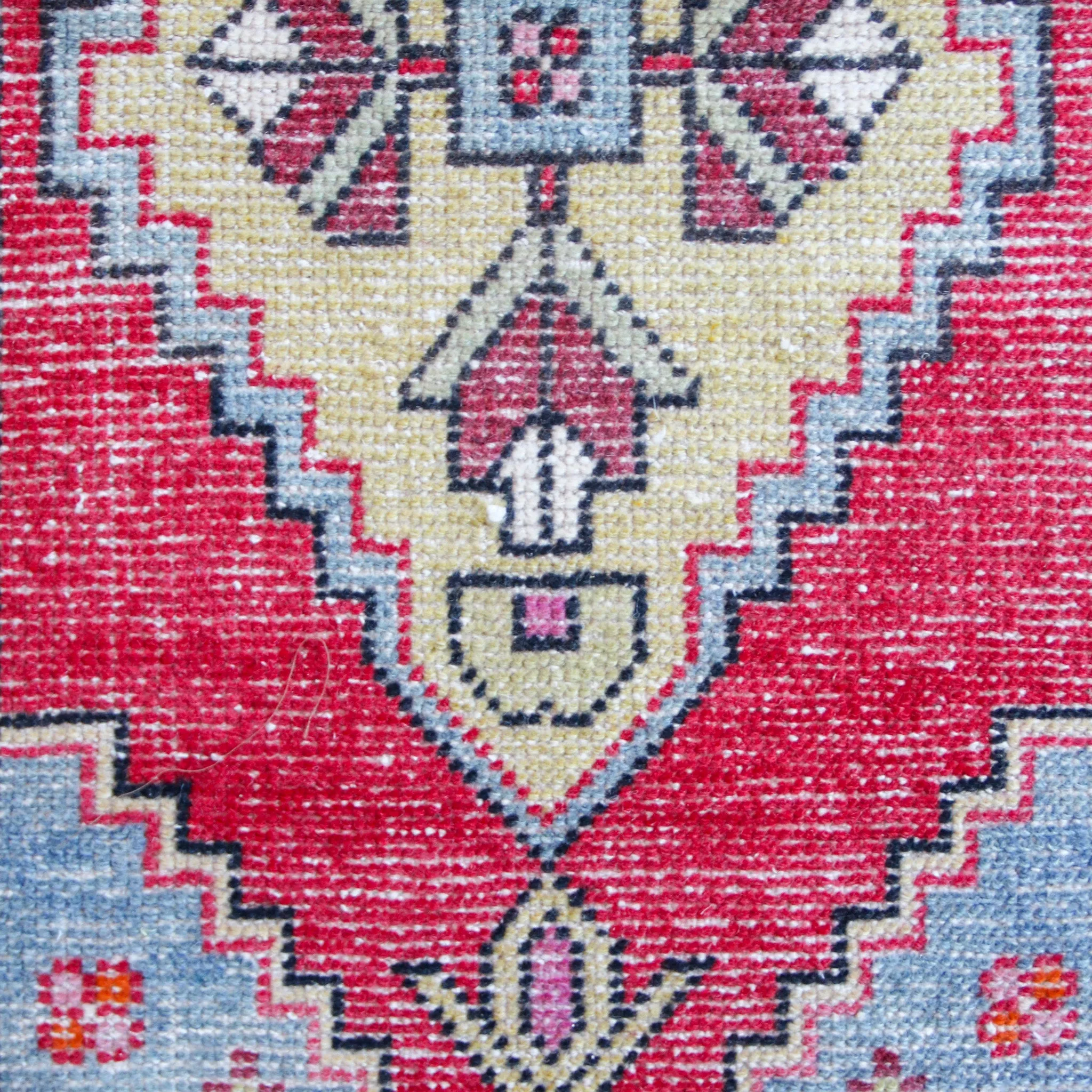7241 Handwoven Vintage Rug 1'7x3'4