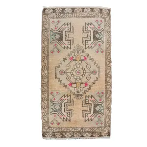 7328 Handwoven Vintage Rug 1’8x3'2