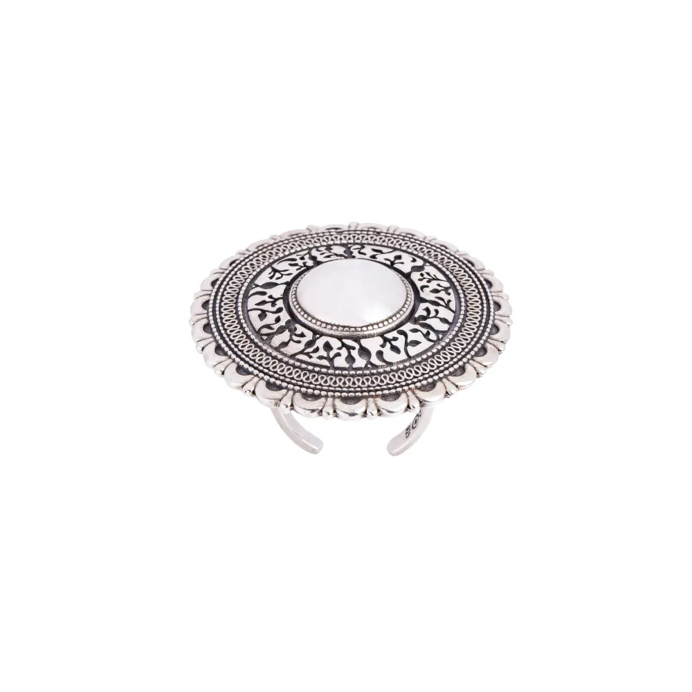Aghbyur massive ring