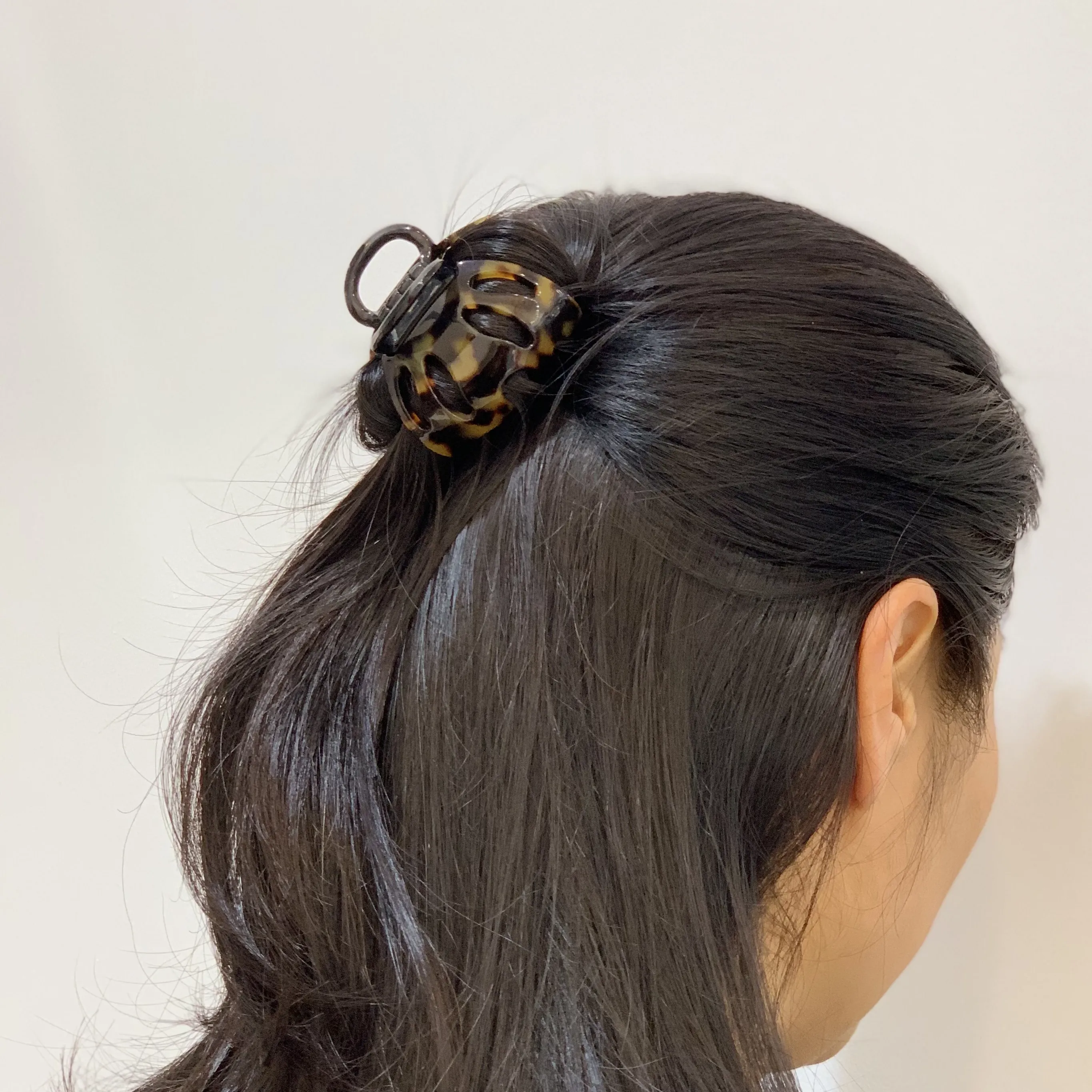 Amelie Plus Small Tortoiseshell Claw Clip