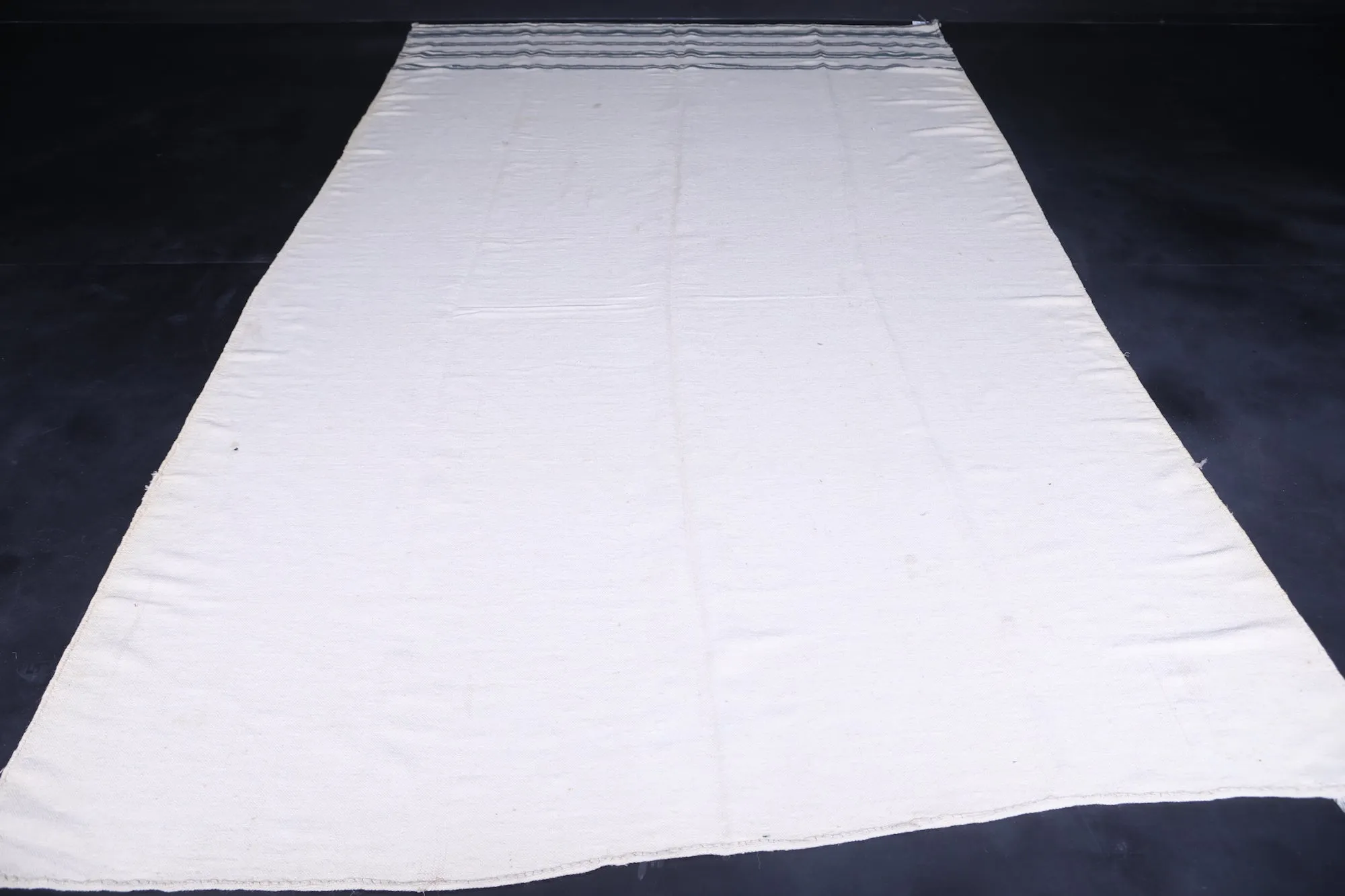 Authentic Vintage Berber Moroccan Handwoven Kilim – 6.6 FT x 11.6 FT