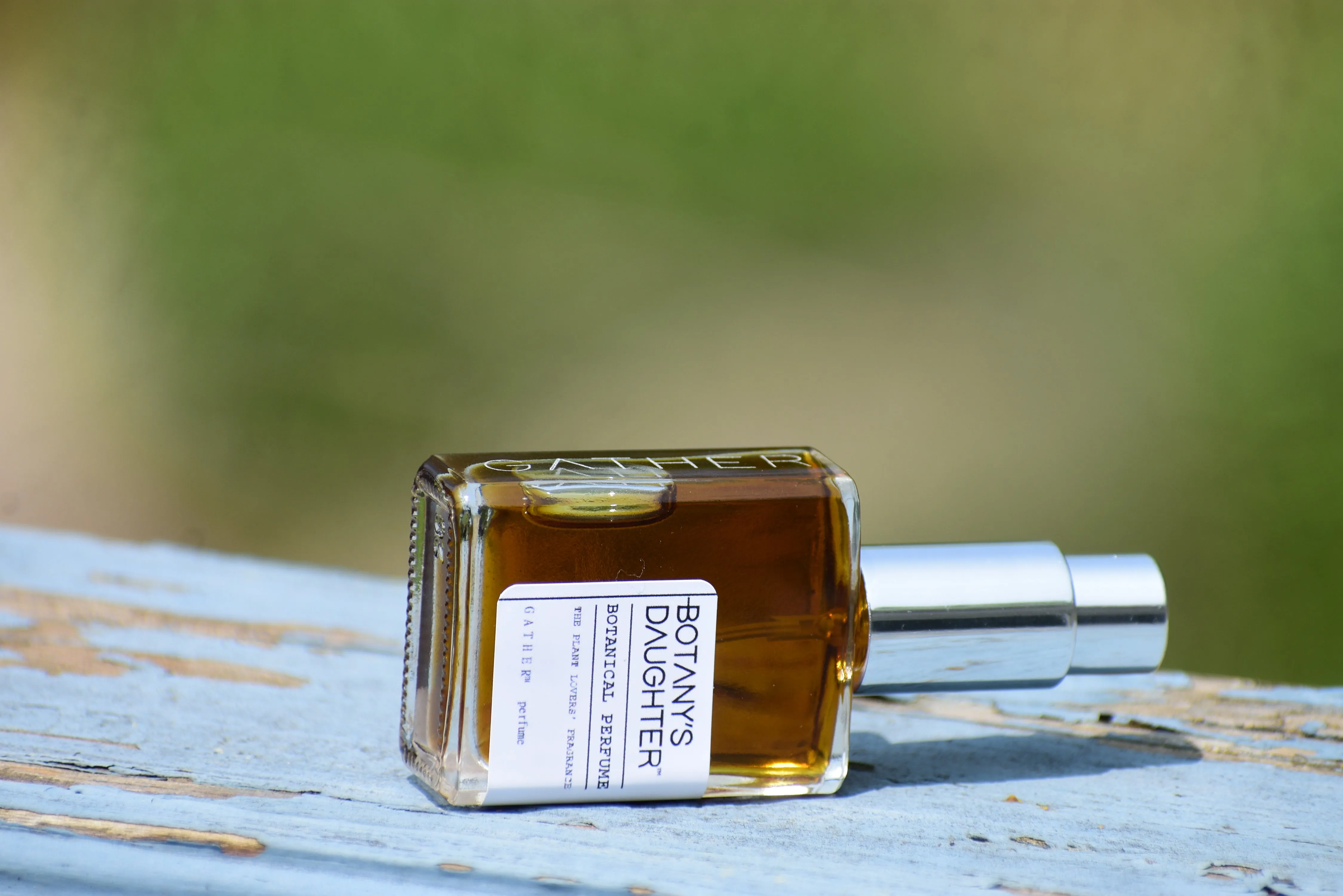BOTANY'S DAUGHTER - Natural Botanical Perfume - The Plant Lovers' Fragrance