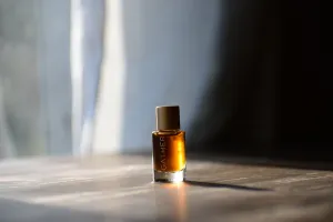 BOTANY'S DAUGHTER - Natural Botanical Perfume - The Plant Lovers' Fragrance
