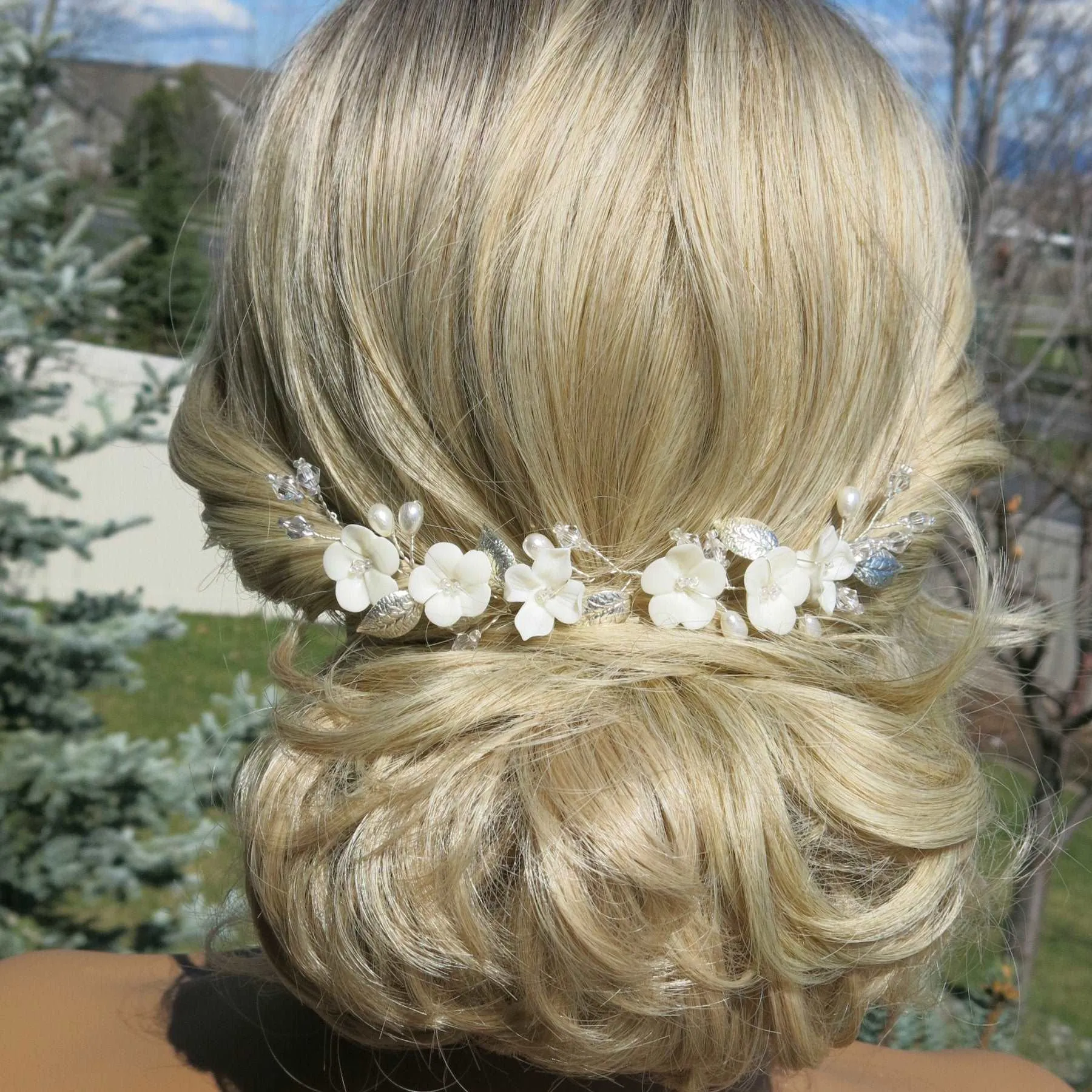 Bridal Off White Epoxy Flower Hair Vine, Wedding Flower Wire Headband, Silver Wire Head Wreath Hairpiece