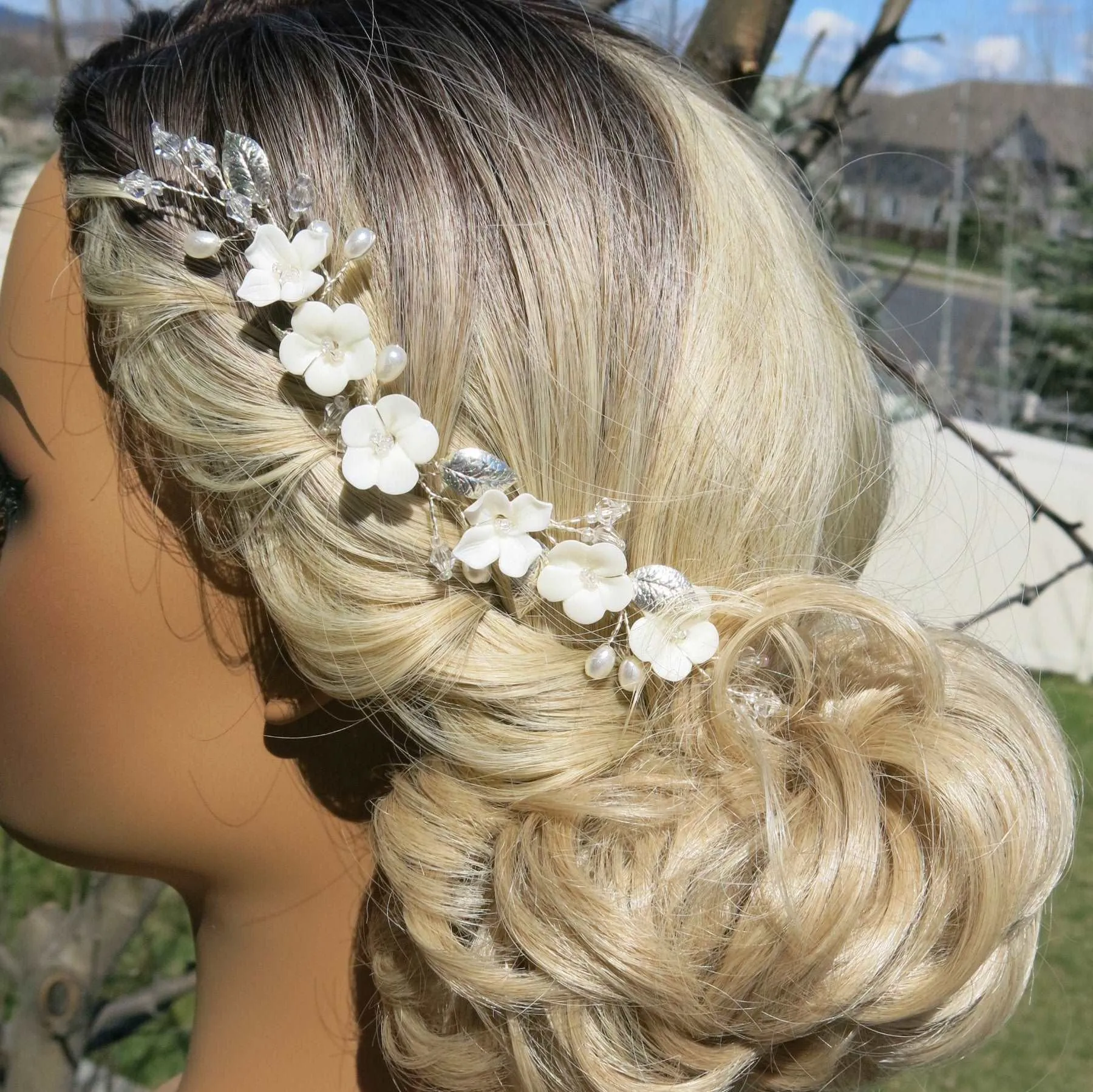 Bridal Off White Epoxy Flower Hair Vine, Wedding Flower Wire Headband, Silver Wire Head Wreath Hairpiece