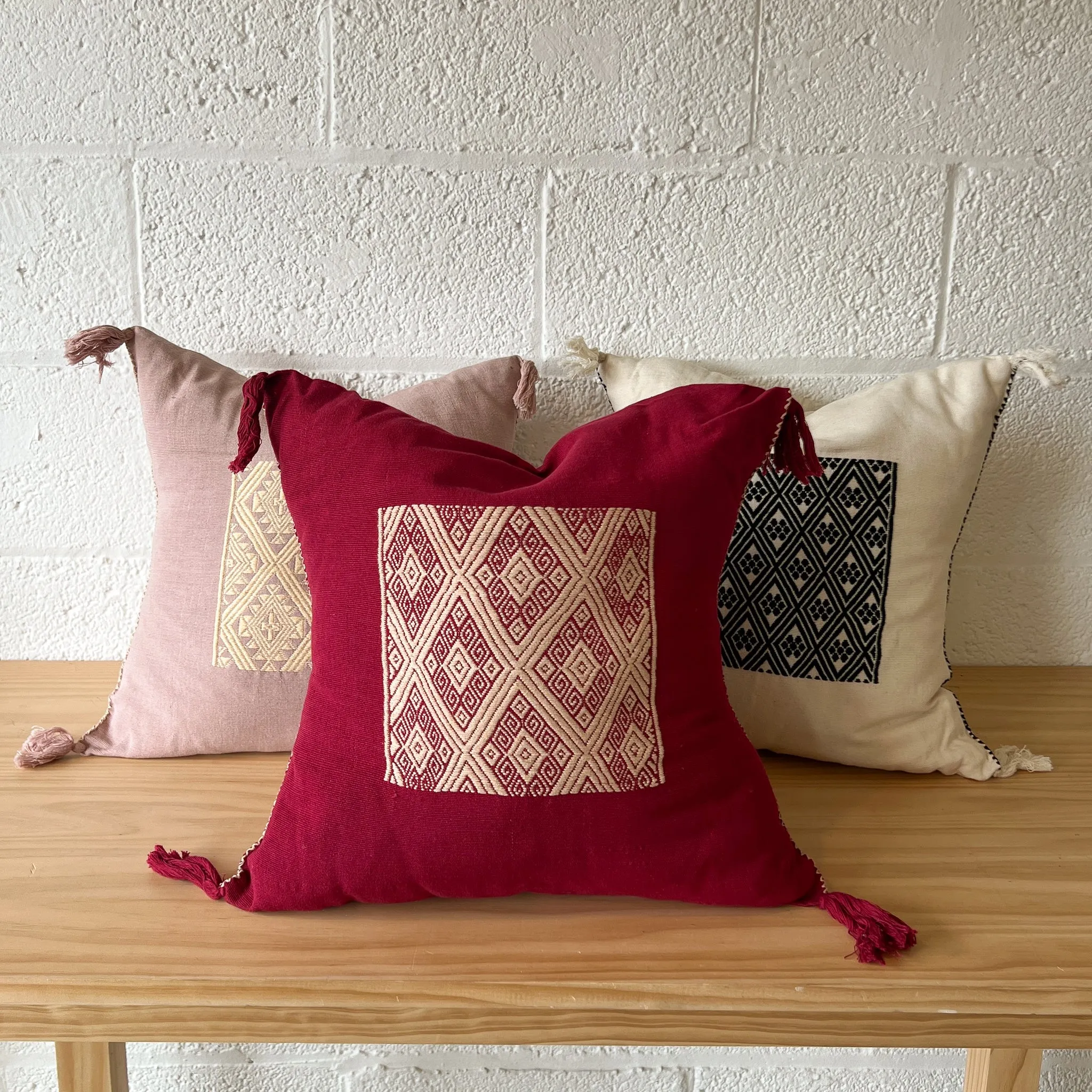 Chiapas Brocade Pillow № 1