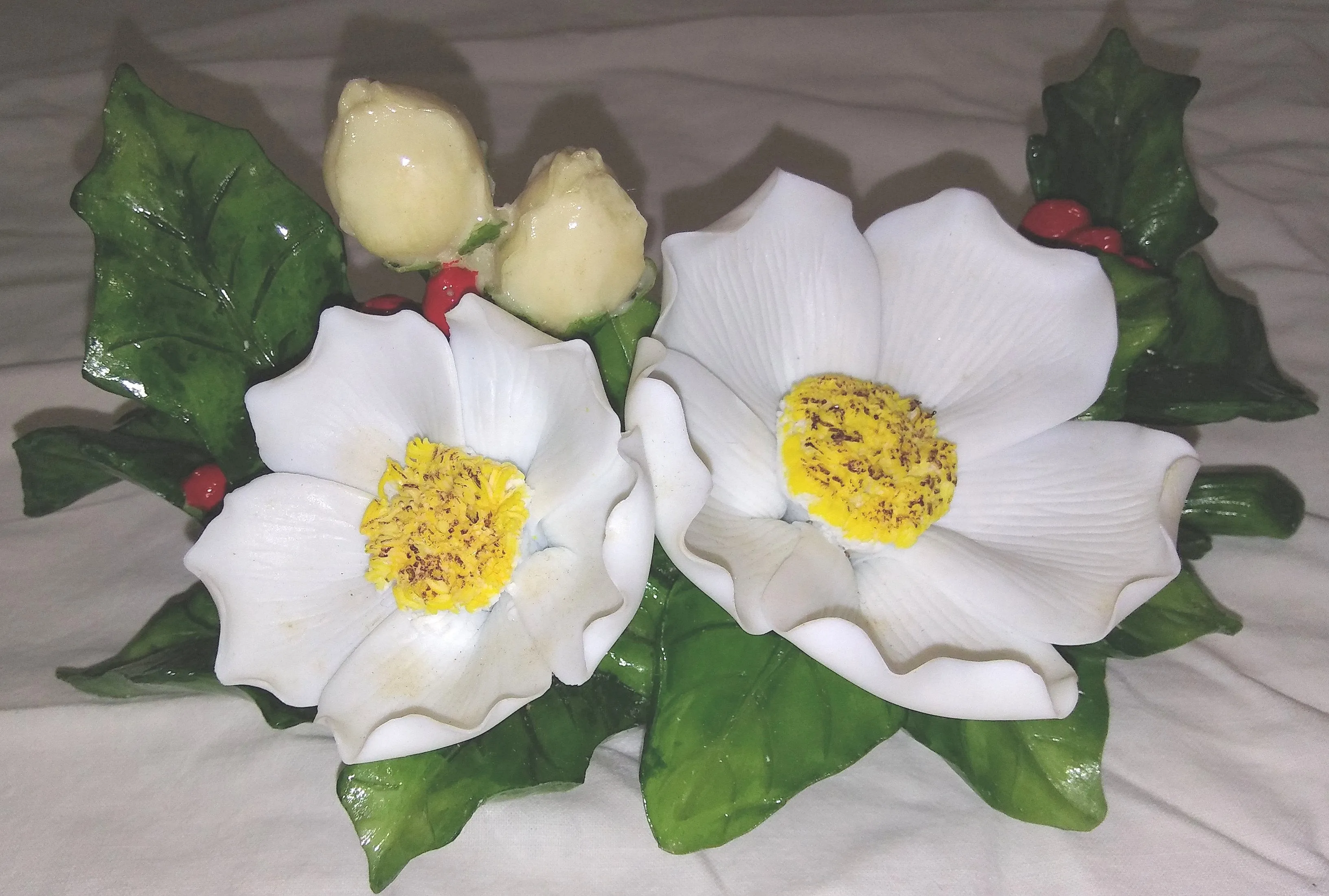 CHRISTMAS ROSES DECOR PIECE