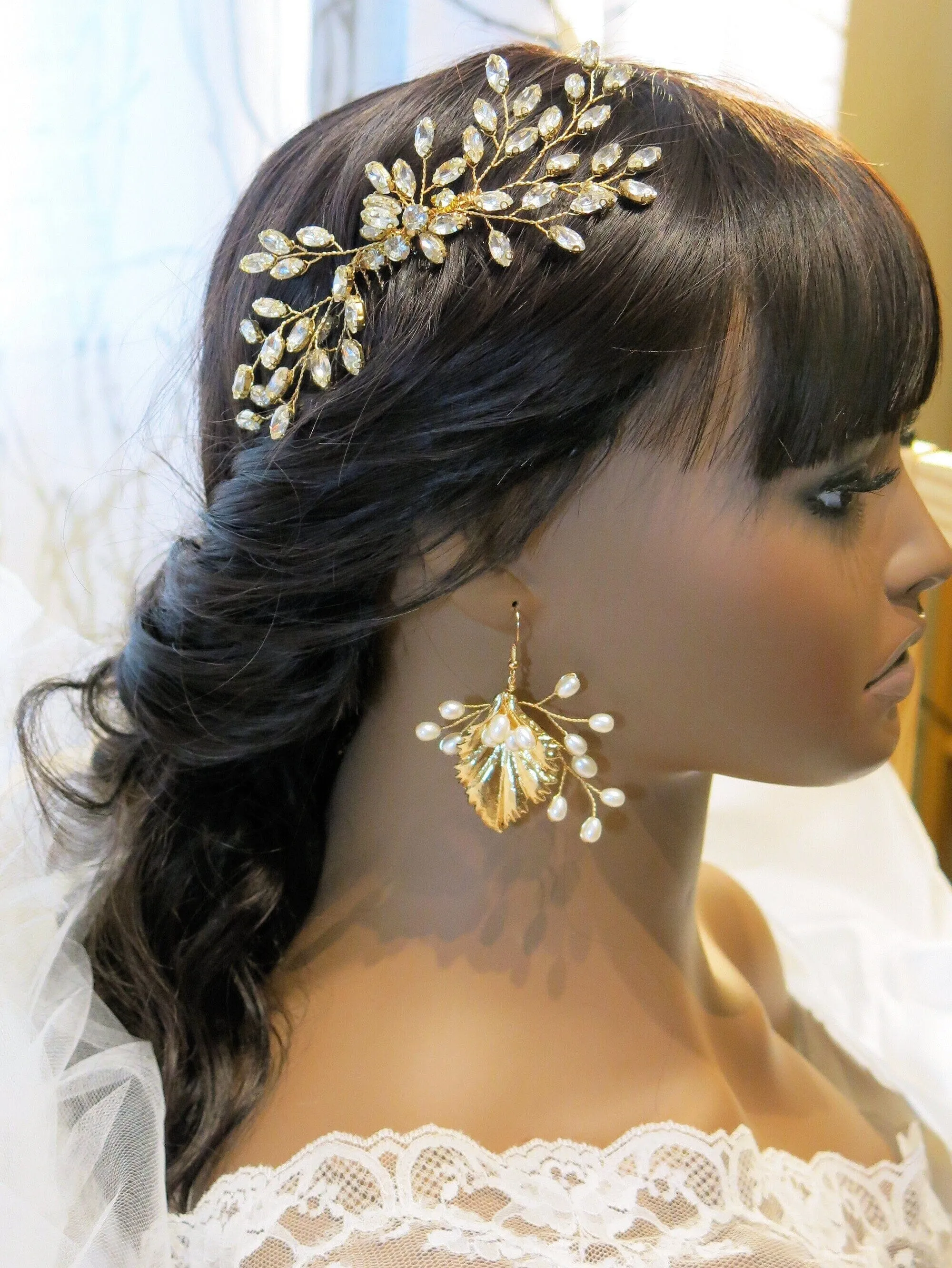 Embossed Metal Leaf Pearl Earrings, Bridesmaid Pearl Dangle Earrings, Wedding Bridal Leaf Earrings