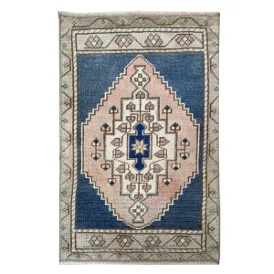 ER49 Handwoven Vintage Rug 1'9x2'8