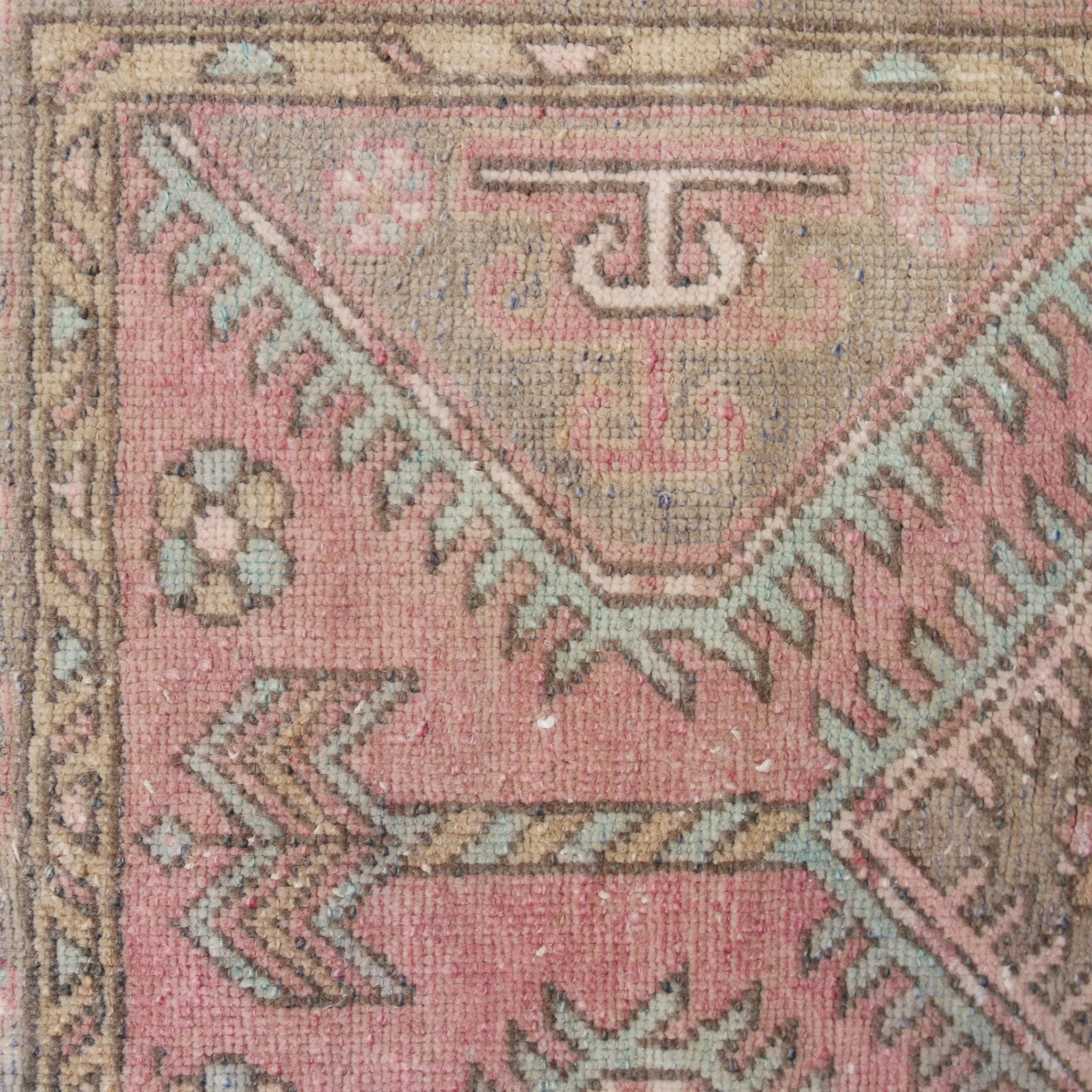 MA06 Handwoven Vintage Rug 3x10’4