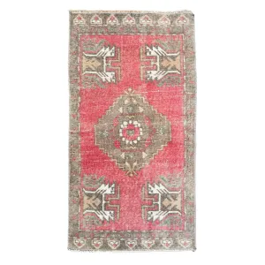 MB139 Handwoven Vintage Rug 1’8x3'3
