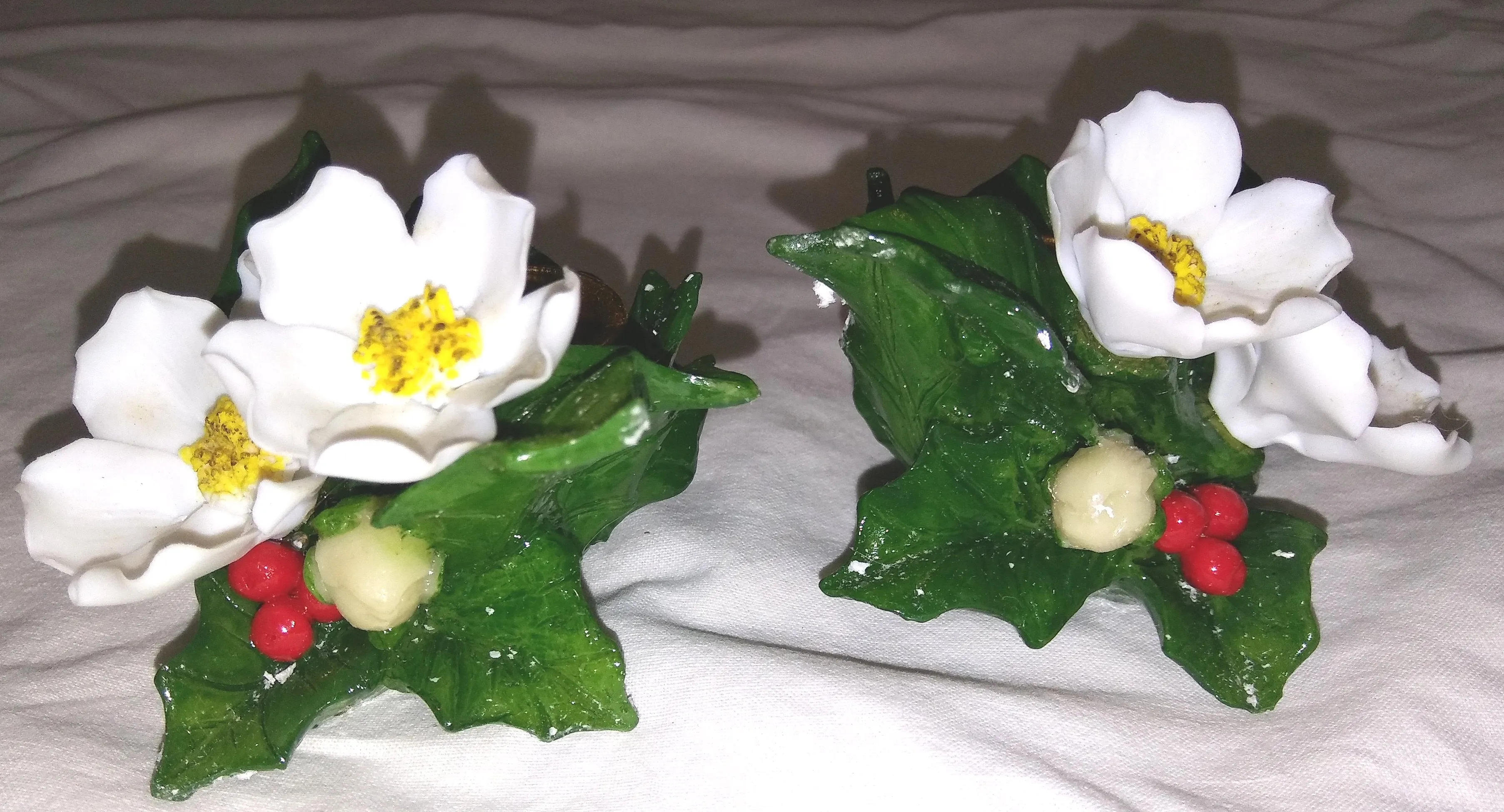 PAIR OF CHRISTMAS ROSE CANDLE HOLDER