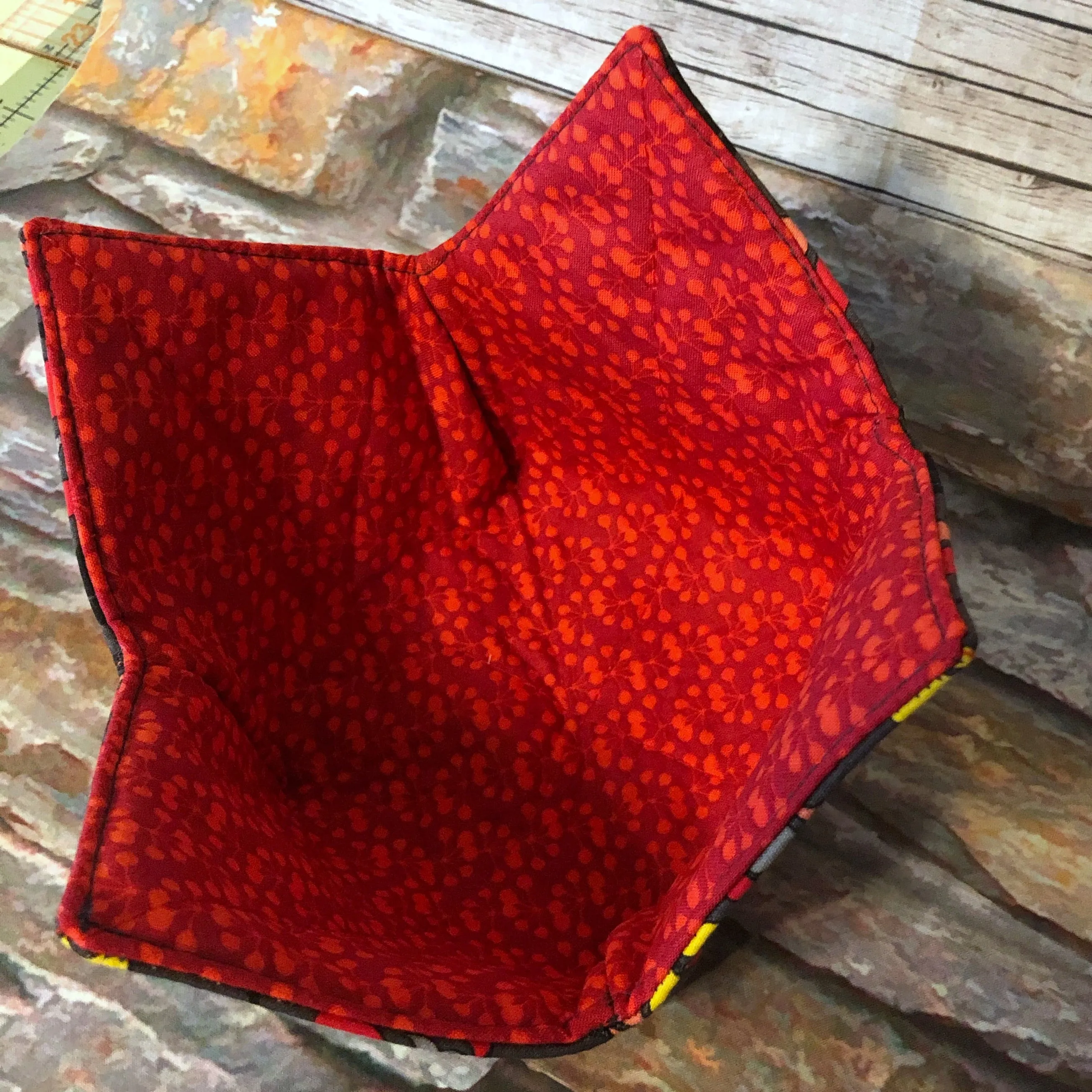 Portable Yarn Bowl - Geometric Flowers