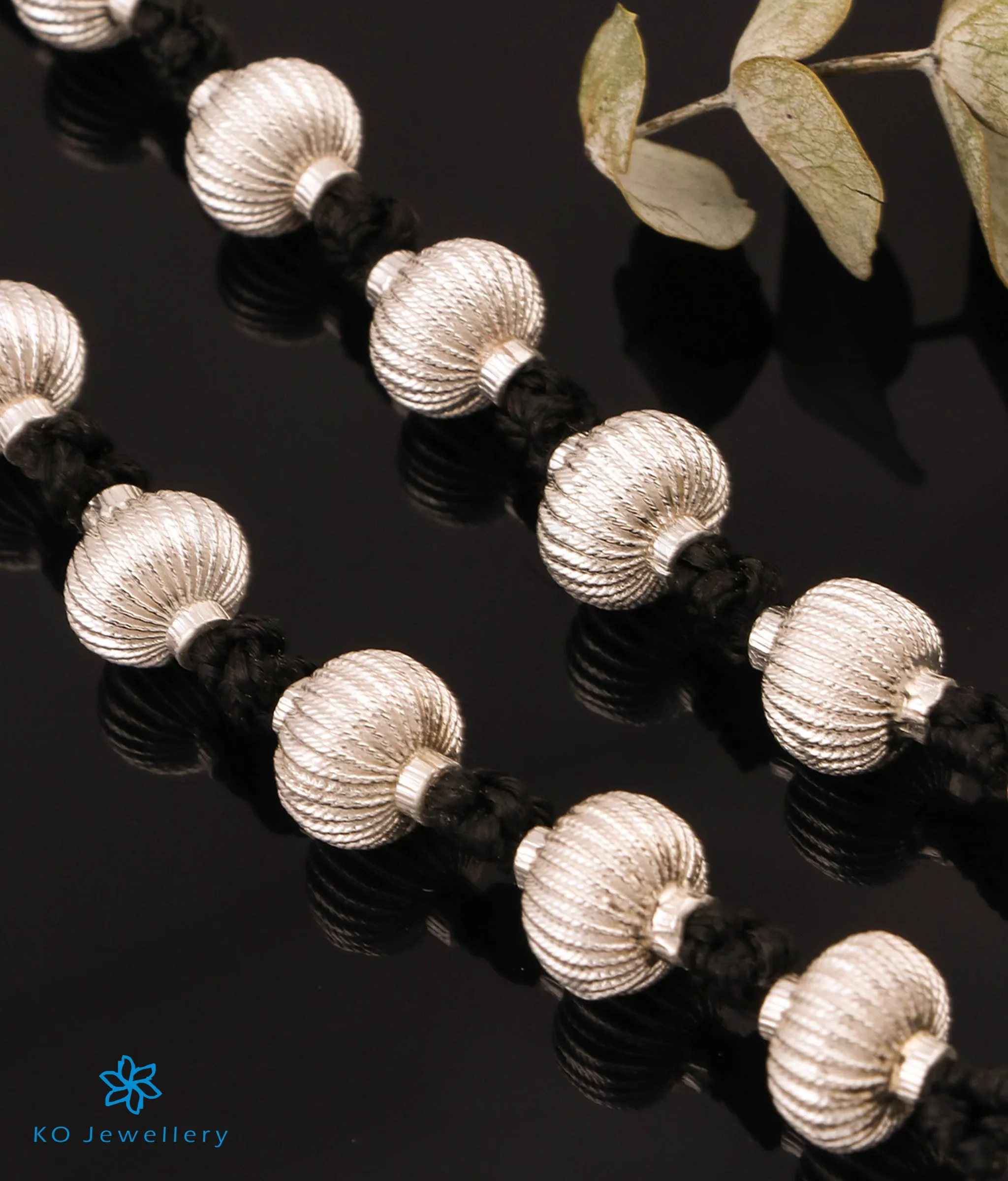 The Vaishali Jomale Silver Necklace (Bright Silver)