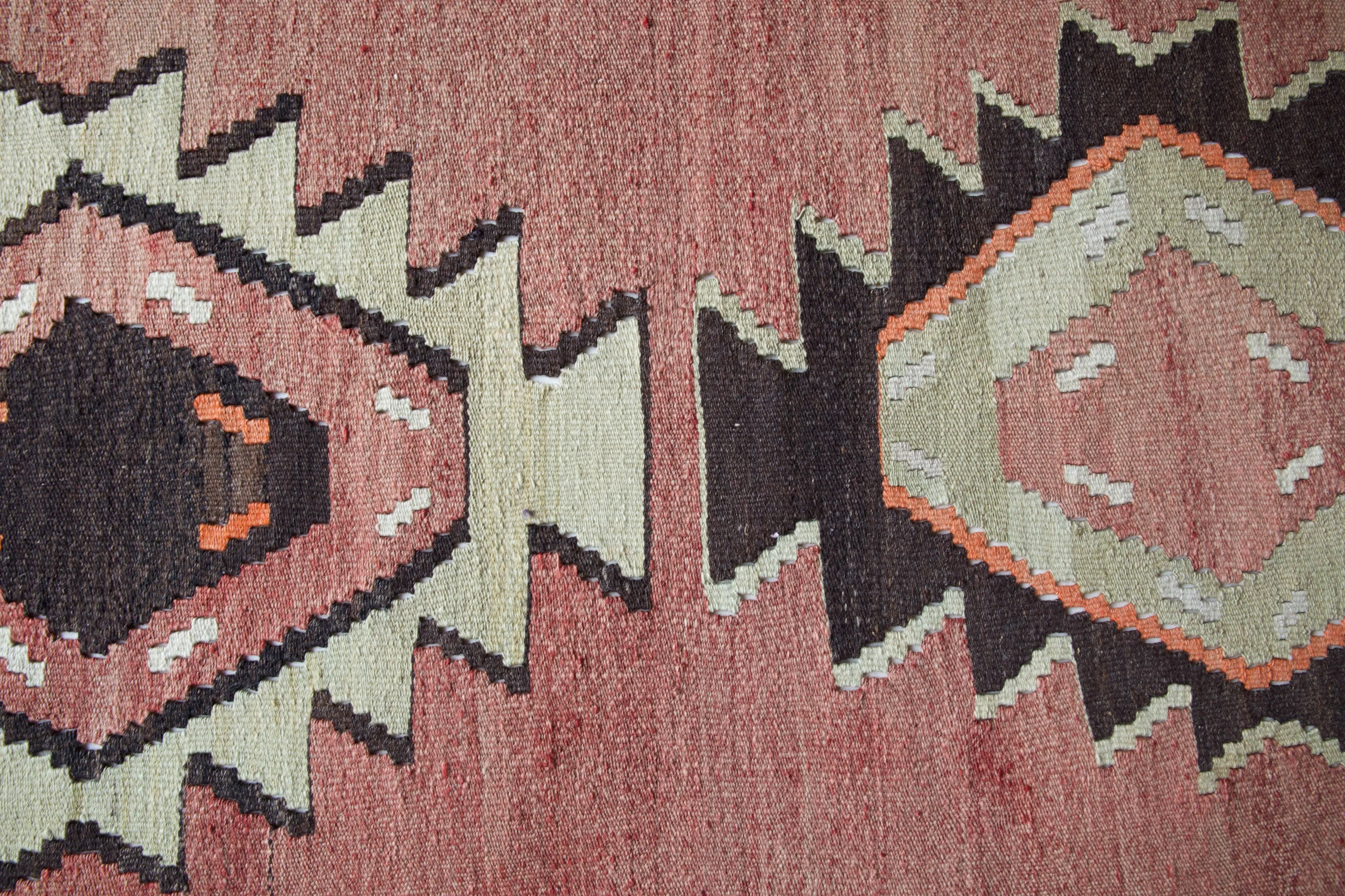 Vintage eastern Anatolian Kilim Rug 7'2"x9'5"