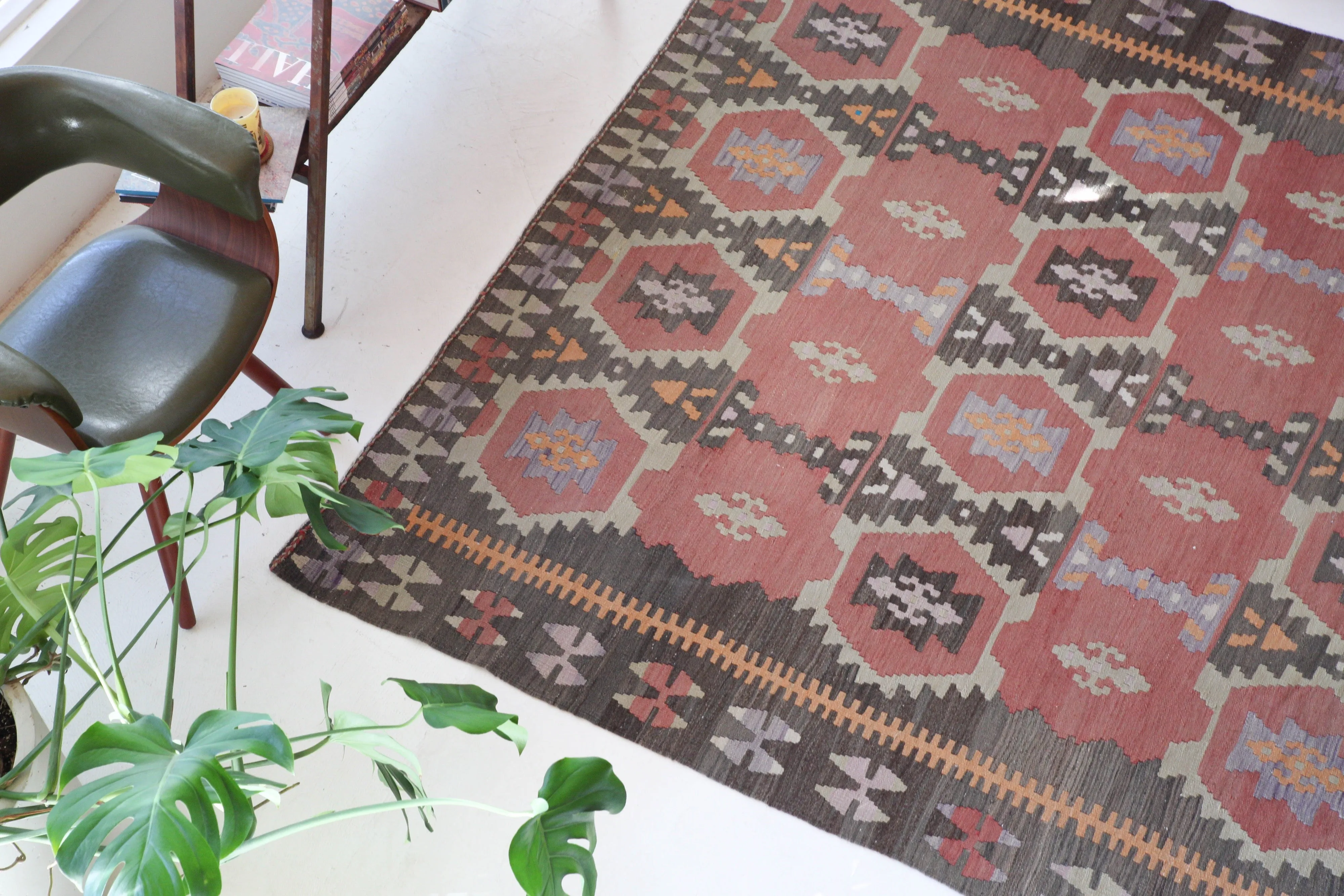Vintage eastern Anatolian Kilim Rug 7'x10'8"