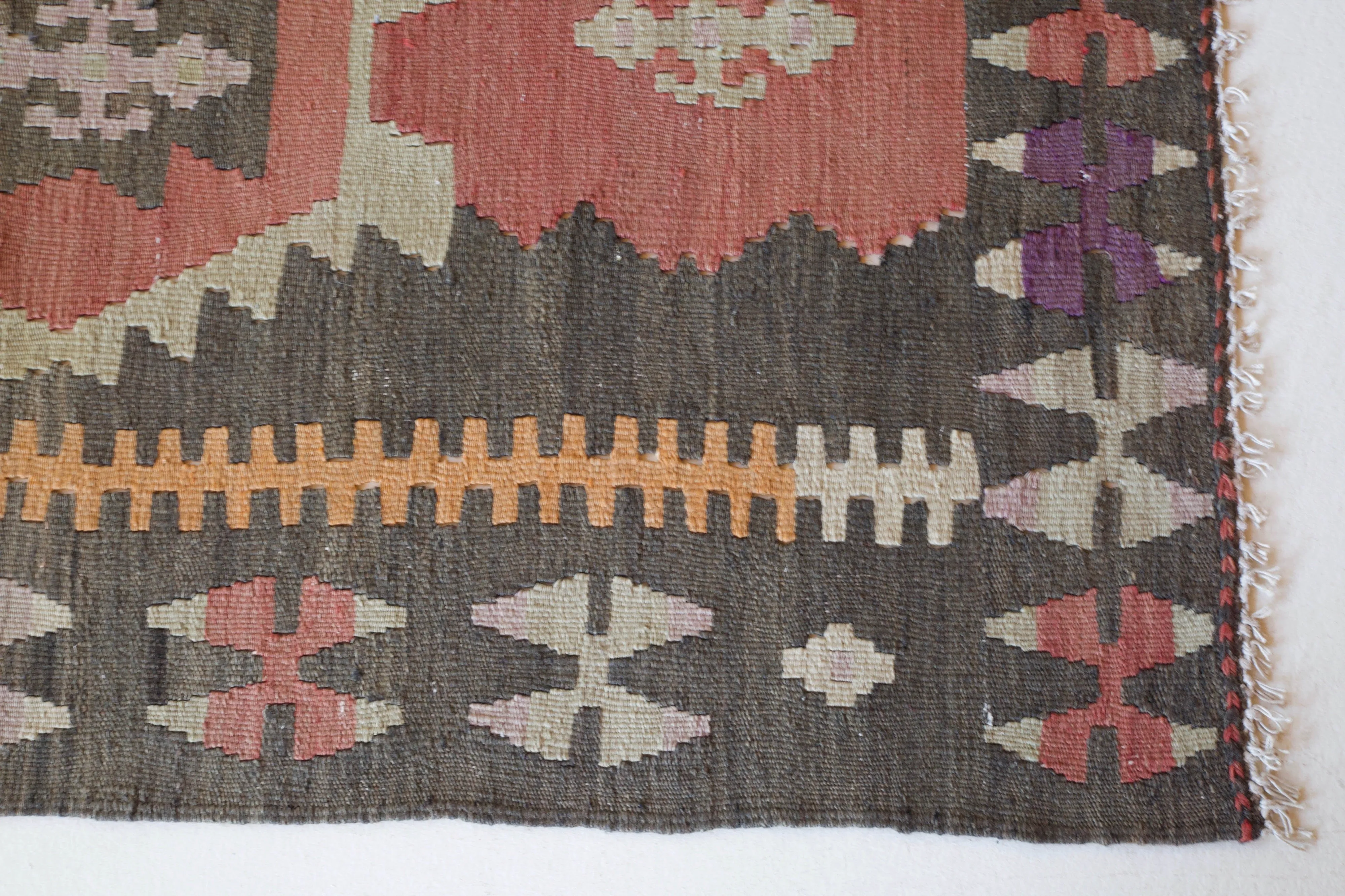 Vintage eastern Anatolian Kilim Rug 7'x10'8"
