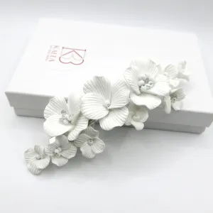 White Flower Bridal Hairclip, Wedding Floral Hair Clip Headpiece, White Flower Alligator Hair Clip