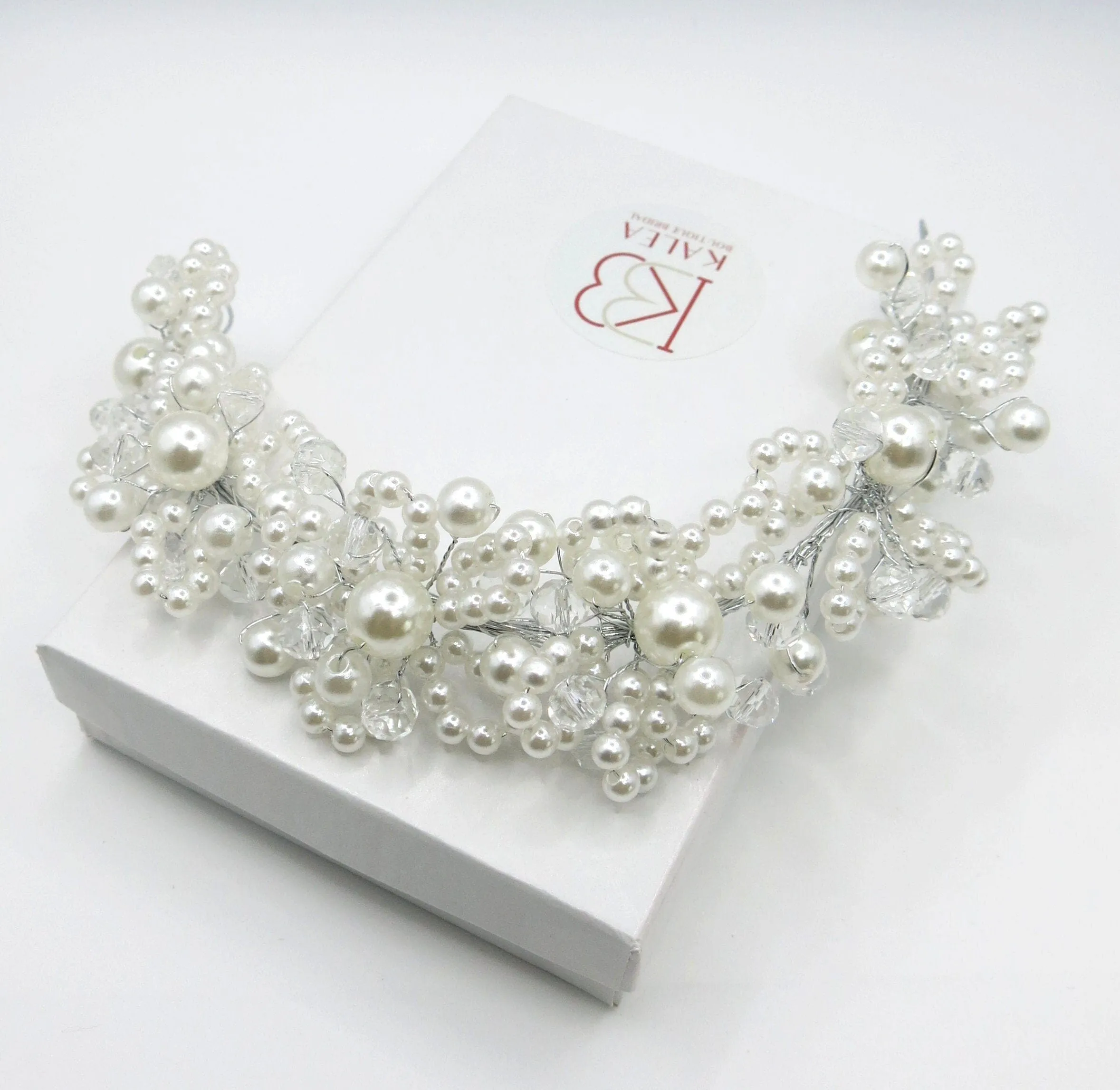 White Pearl Bridal Wire Tiara, Wedding Pearl Headband, Bridal Shower Pearl Head Wreath, Pearl Hair Vine