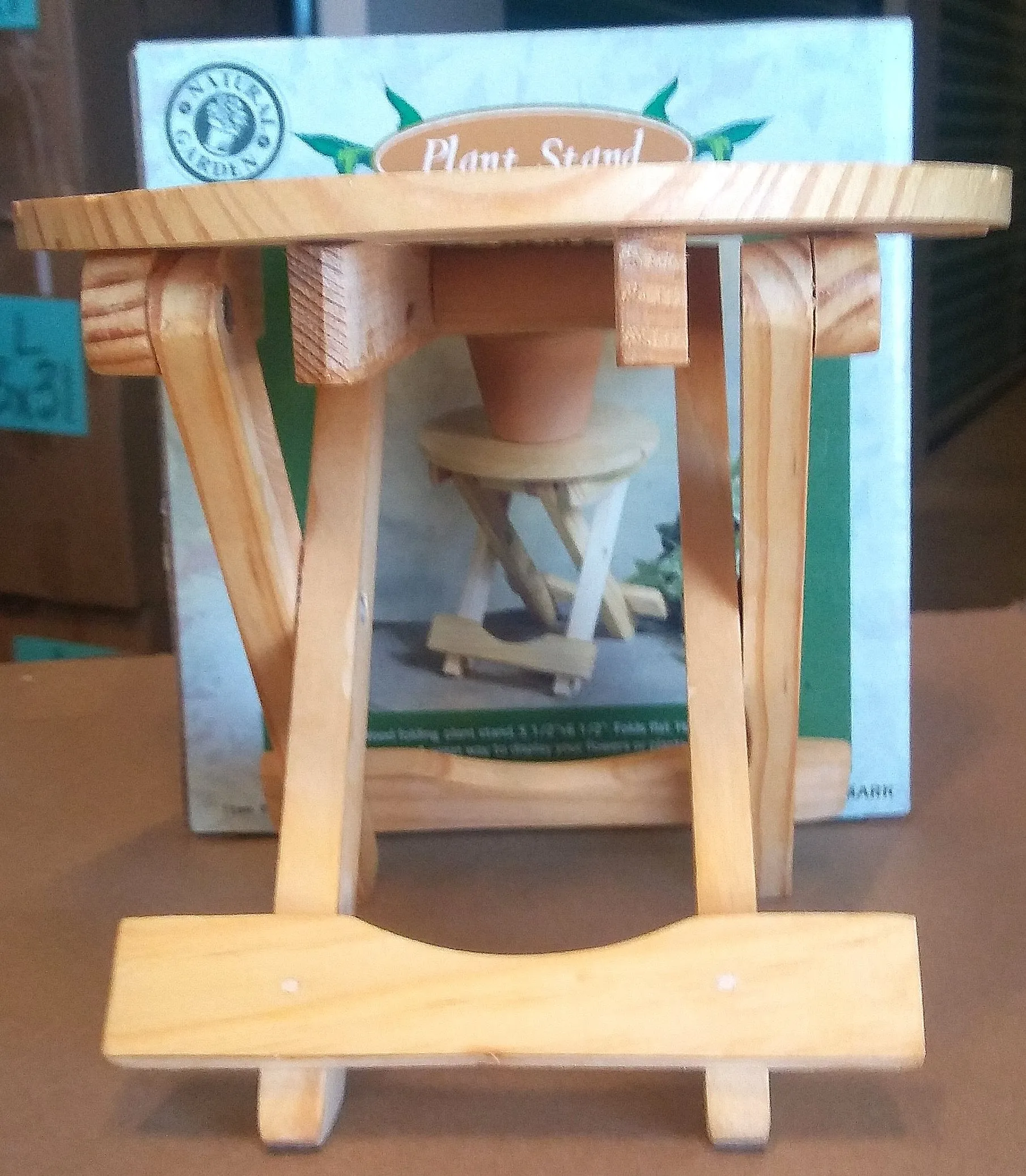 WOODEN TABLE PLANT STAND
